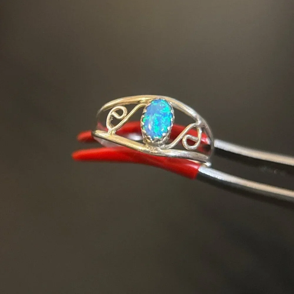 Silver‎ 925 Delicate Opal Ring